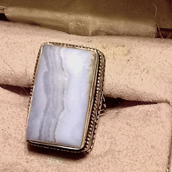 Beautiful Natural Blue Lace Agate in Sterling Silver Setting - Picture 1 of 4